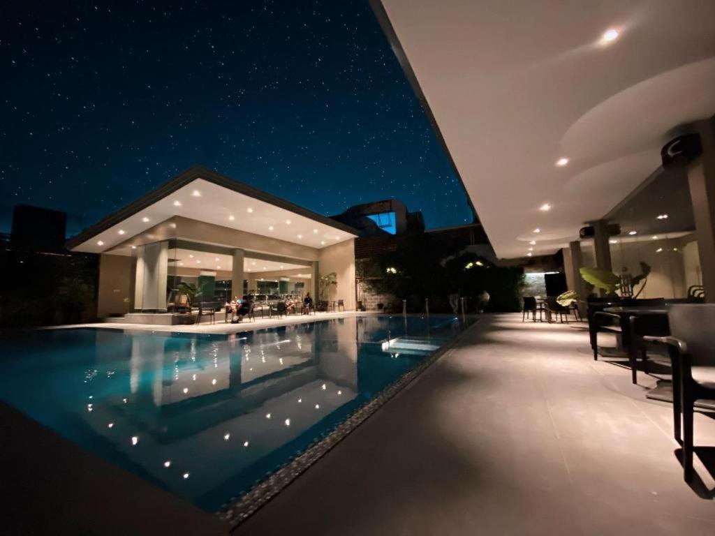 Avenue Suites Bacolod Ngoại thất bức ảnh