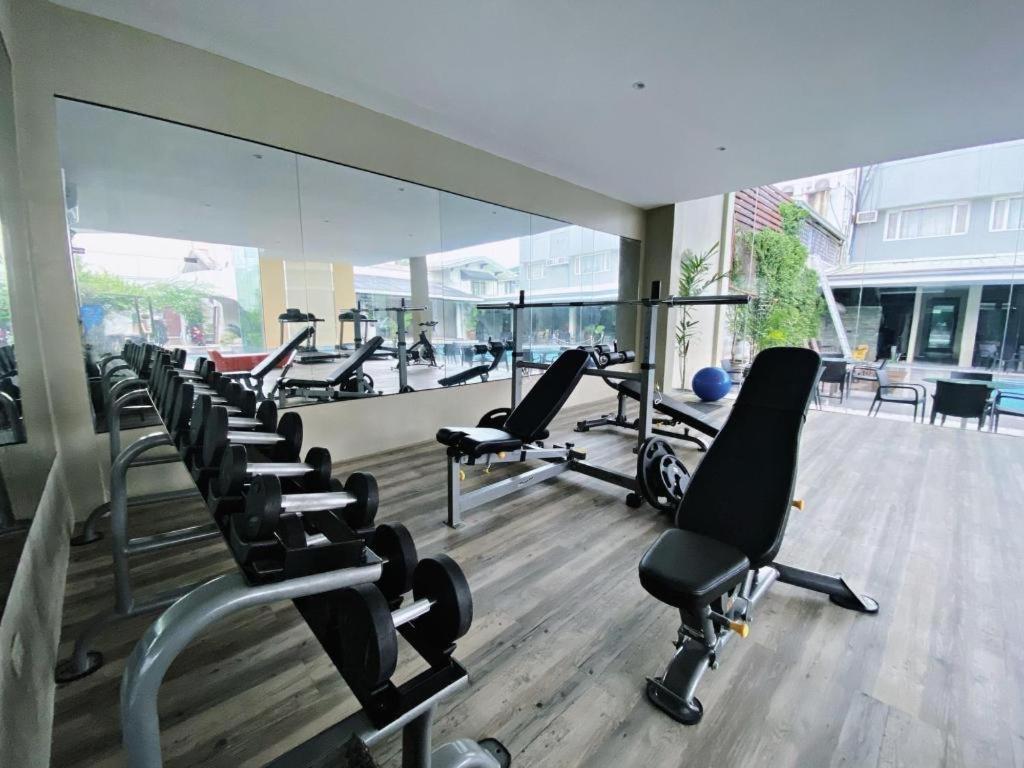 Avenue Suites Bacolod Ngoại thất bức ảnh