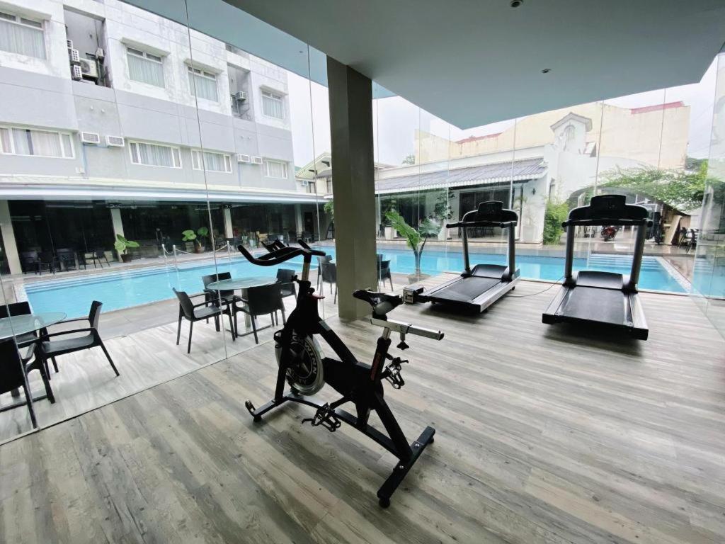 Avenue Suites Bacolod Ngoại thất bức ảnh