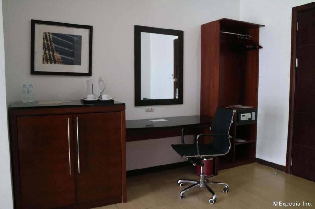 Avenue Suites Bacolod Ngoại thất bức ảnh