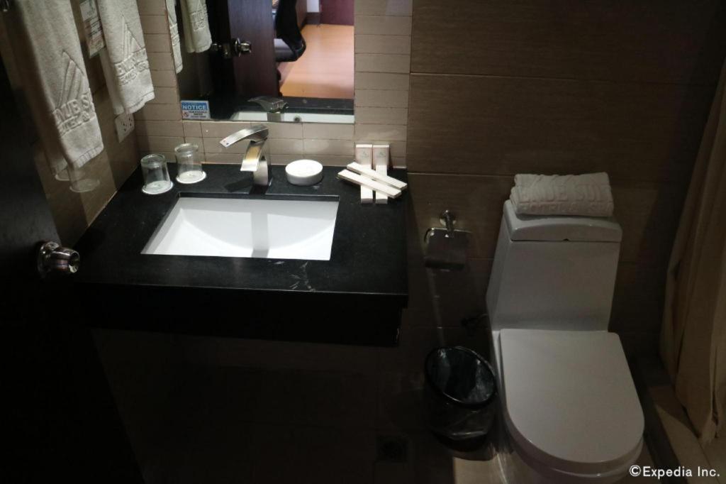 Avenue Suites Bacolod Ngoại thất bức ảnh