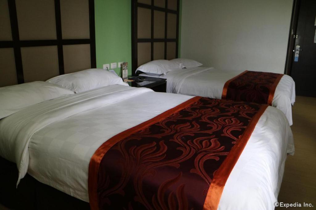 Avenue Suites Bacolod Ngoại thất bức ảnh