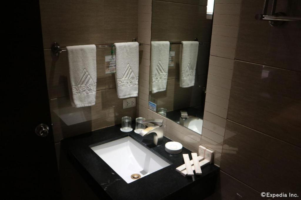 Avenue Suites Bacolod Ngoại thất bức ảnh