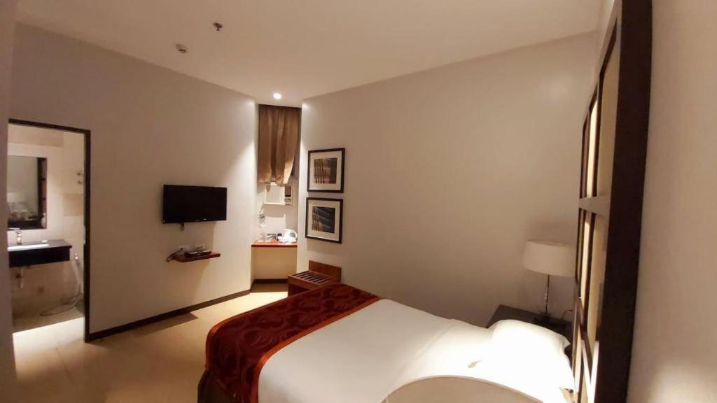 Avenue Suites Bacolod Ngoại thất bức ảnh