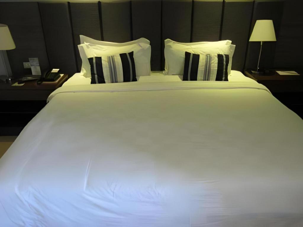 Avenue Suites Bacolod Ngoại thất bức ảnh