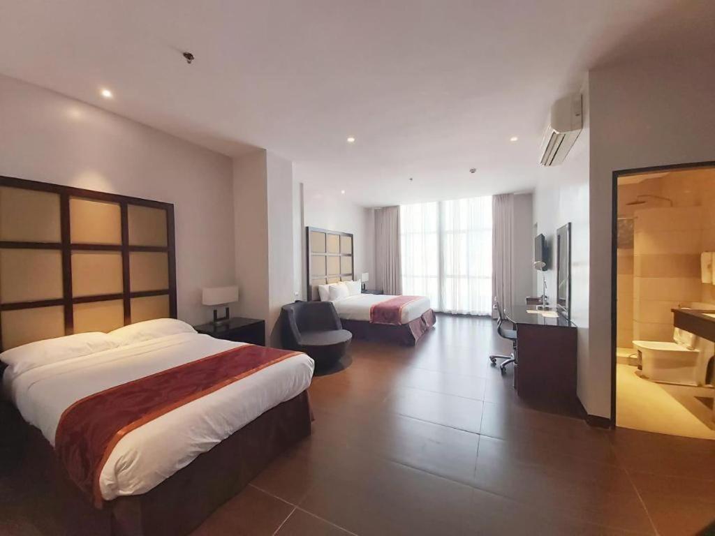 Avenue Suites Bacolod Ngoại thất bức ảnh