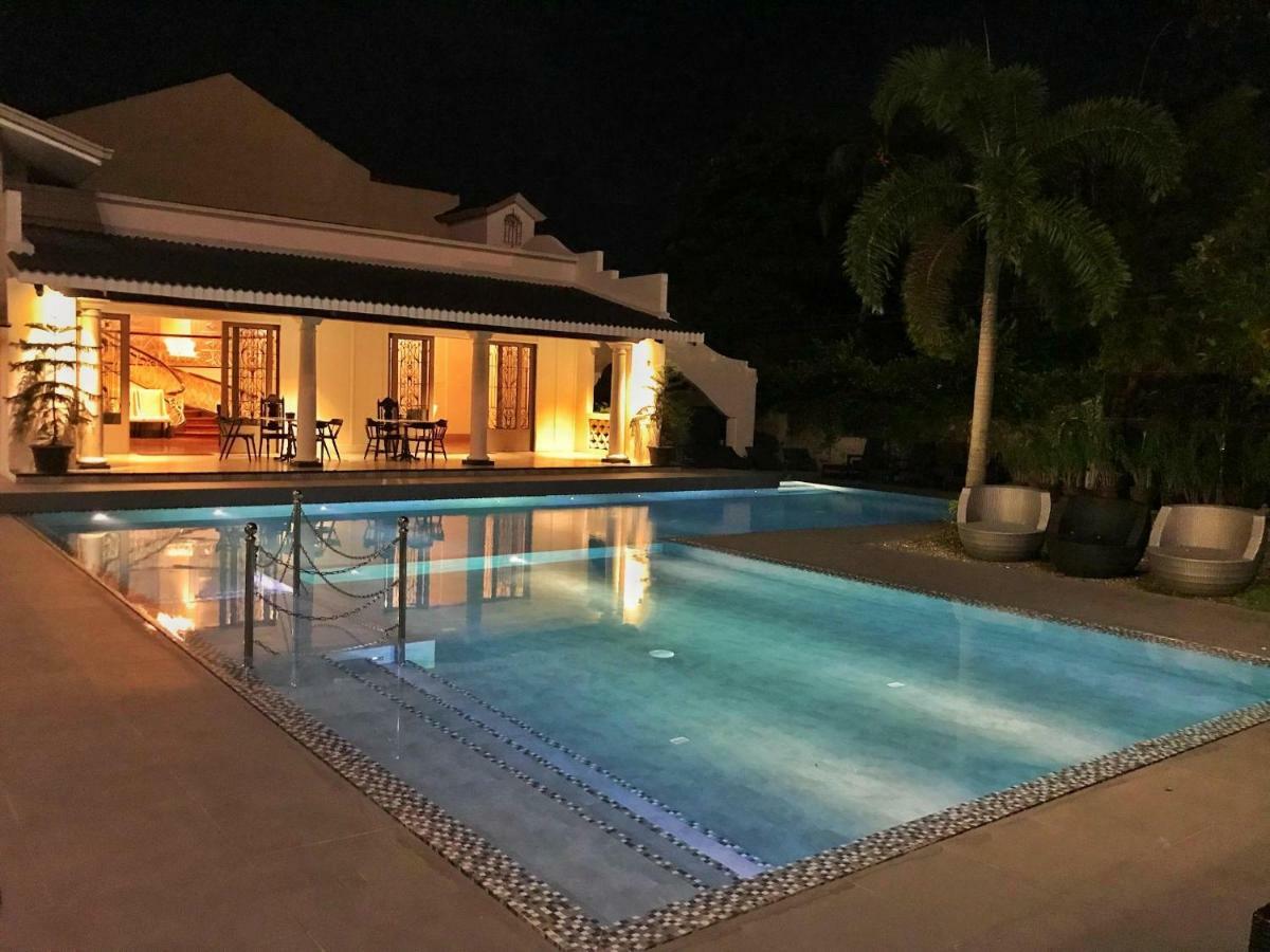 Avenue Suites Bacolod Ngoại thất bức ảnh
